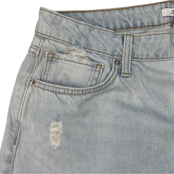 Forever 21 Jeans Premium Barrel Hi Rise Distressed Button Fly Light Blue Wash 30 - Picture 6 of 16